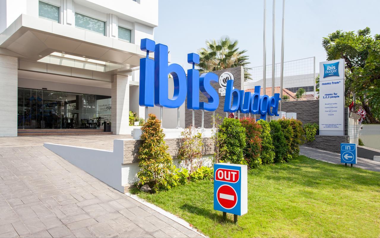 Ibis Budget Surabaya Diponegoro Exterior foto